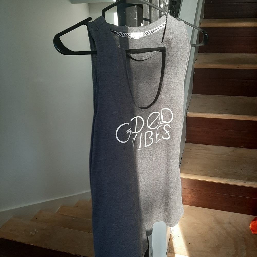 Eyeohadow Good Vibes Sleeveless Tshirt